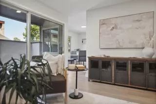 Photo #6: 240013489 Listing