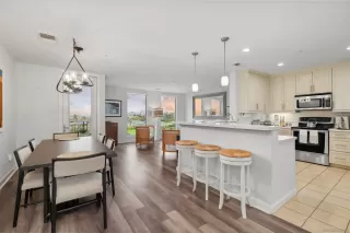 Photo #1: 240013513 Listing