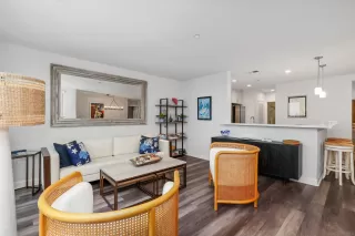 Photo #4: 240013513 Listing