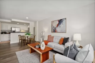 Photo #3: 240013538 Listing 