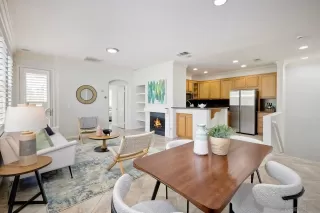 Photo #3: 240013547 Listing