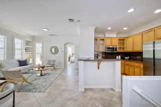 Photo #4: 240013547 Listing