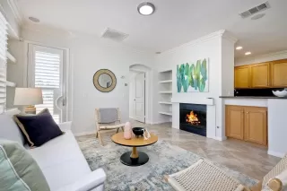 Photo #5: 240013547 Listing