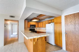 Photo #4: 240013553 Listing