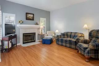 Photo #4: 240013556 Listing