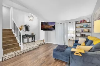 Photo #2: 240013596 Listing 