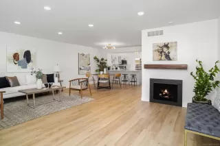 Photo #2: 240013621 Listing