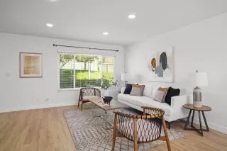 Photo #3: 240013621 Listing