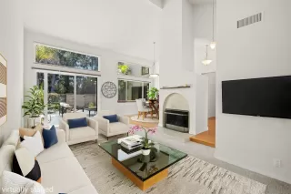 Photo #1: 240013631 Listing 