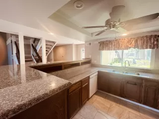 Photo #5: 240013678 Listing