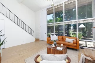 Photo #2: 240013689 Listing 