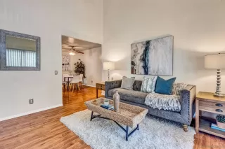 Photo #1: 240013734 Listing