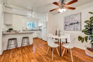 Photo #4: 240013734 Listing