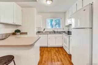 Photo #6: 240013734 Listing