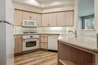 Photo #3: 240013769 Listing