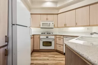 Photo #4: 240013769 Listing