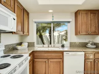 Photo #6: 240013782 Listing