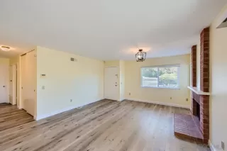 Photo #4: 240013783 Listing