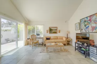 Photo #6: 240013817 Listing