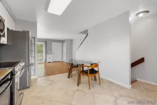 Photo #4: 240013824 Listing