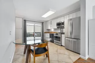 Photo #5: 240013824 Listing