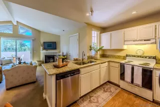 Photo #4: 240013863 Listing