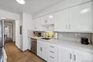 Photo #5: 240013882 Listing