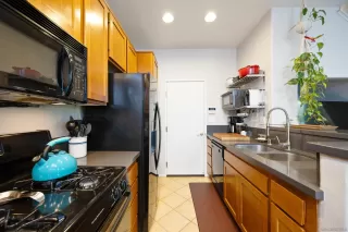 Photo #5: 240013897 Listing