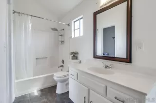 Photo #3: 240013946 Listing