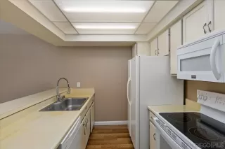 Photo #6: 240014080 Listing