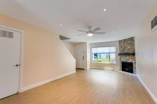 Photo #3: 240014329 Listing