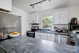 Photo #6: 240014338 Listing