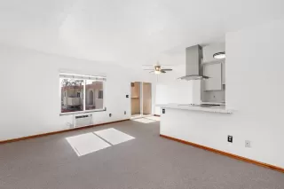 Photo #3: 240014364 Listing