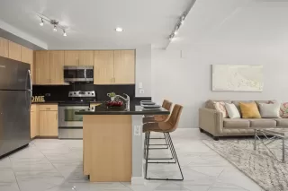 Photo #3: 240014377 Listing