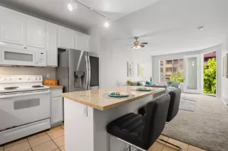 Photo #4: 240014389 Listing