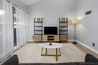 Photo #1: 240014415 Listing 