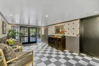 Photo #4: 240014424 Listing