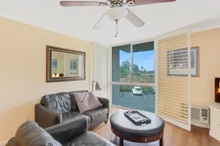 Photo #5: 240014504 Listing