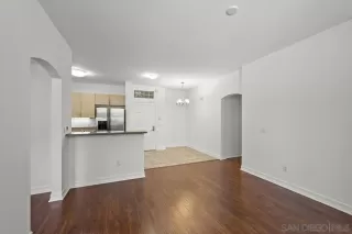 Photo #5: 240014570 Listing