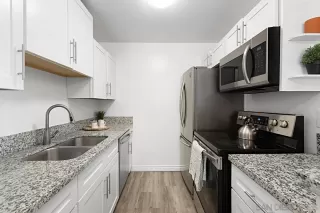 Photo #2: 240014716 Listing