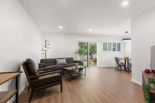 Photo #2: 240014735 Listing