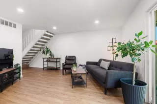 Photo #3: 240014735 Listing