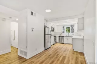 Photo #2: 240014776 Listing 