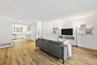 Photo #4: 240014776 Listing 