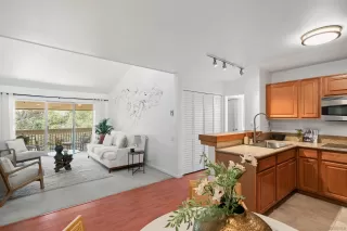 Photo #5: 240014784 Listing