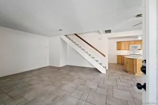 Photo #3: 240014802 Listing