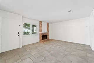 Photo #5: 240014802 Listing