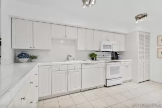 Photo #5: 240014809 Listing 