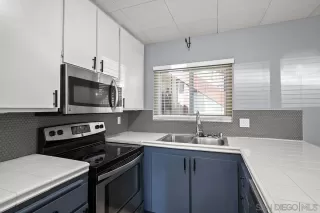 Photo #1: 240014833 Listing