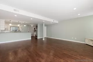 Photo #5: 240014835 Listing